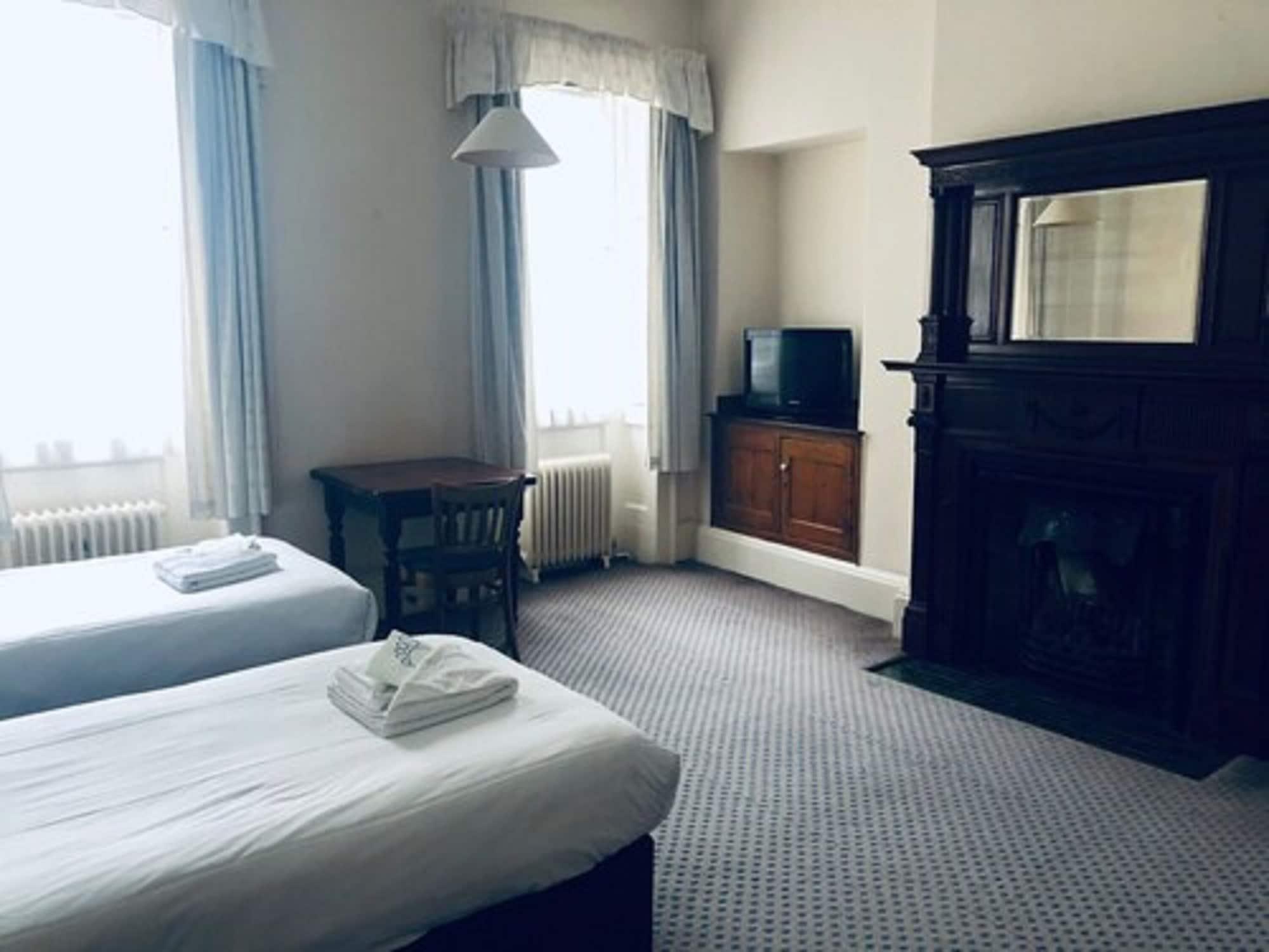 Parade Park Accommodation Бат Экстерьер фото