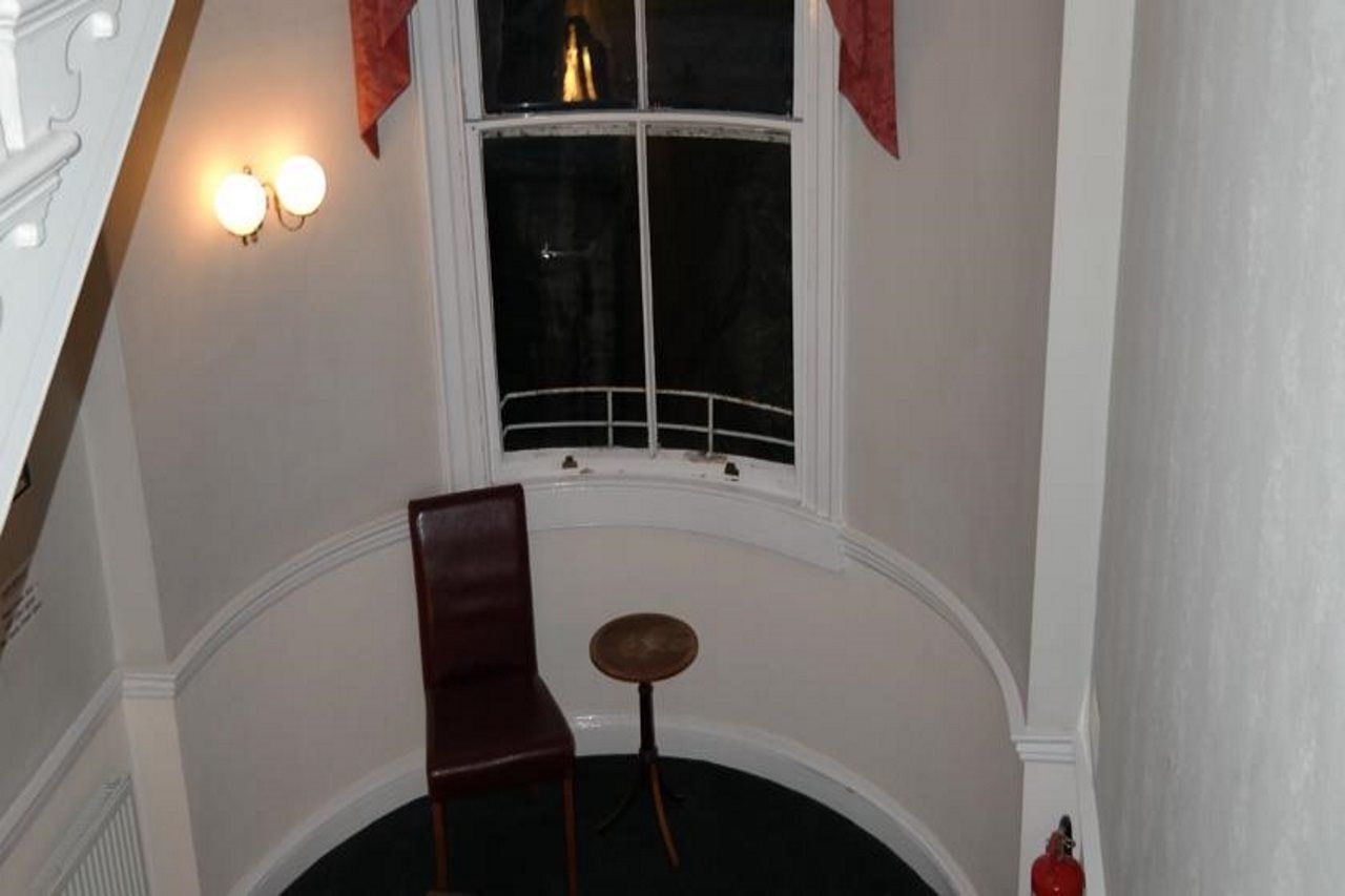Parade Park Accommodation Бат Экстерьер фото